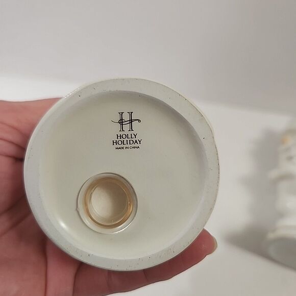 Holly Holiday Porcelain Salt & Pepper Shaker  Snowmen  Ice Skating Christmas - Picture 6 of 12